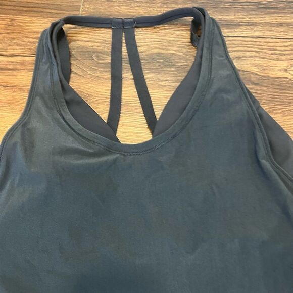Lululemon Grey Workout Tank with Builtin Bra - Picture 2 of 8